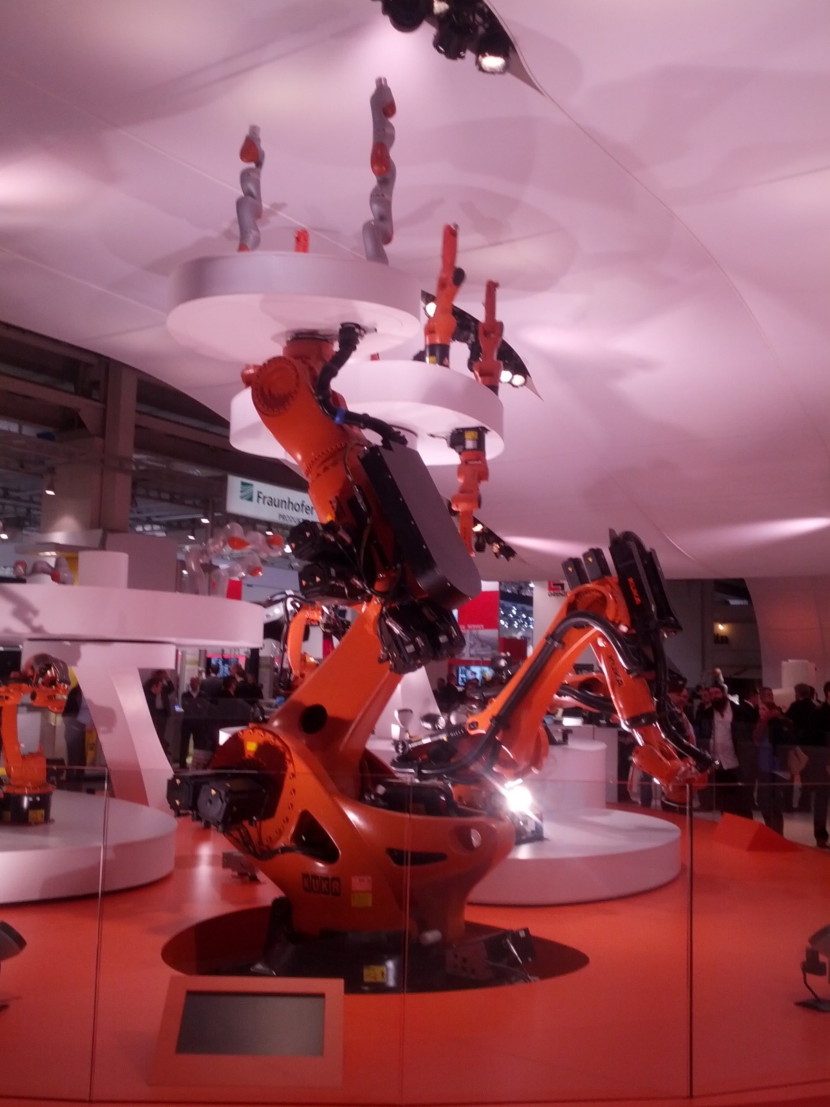 /images/blog/hannover-messe-2013-kuka-robots.jpg